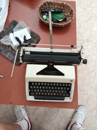 Máquina de escribir Olympia 1975