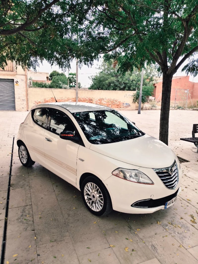 Lancia Ypsilon 2014 - foto 1