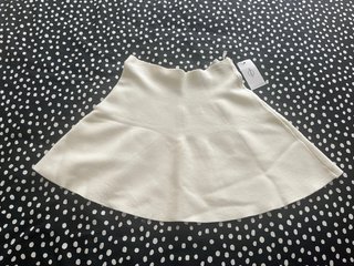 Falda Blanca Talla L