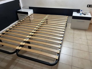 Somier con 2 mesitas de noche 150x190