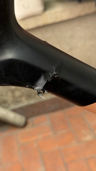 Cuadro Giant Revolt Advanced Carbono Dañado