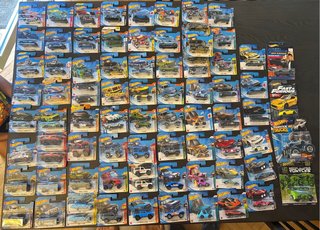 Hot Wheels nuevos en blister – lote mínimo 10 unid