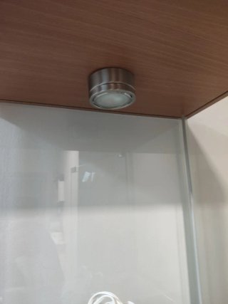 Vitrina de cristal y madera Ikea