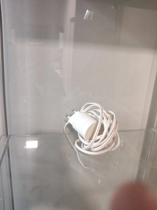 Vitrina de cristal y madera Ikea