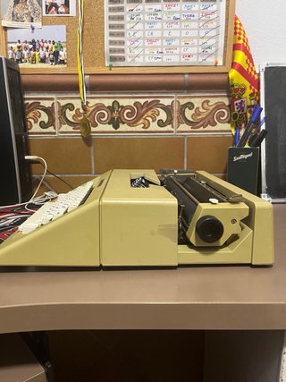 Máquina de escribir Olivetti Lettera 25