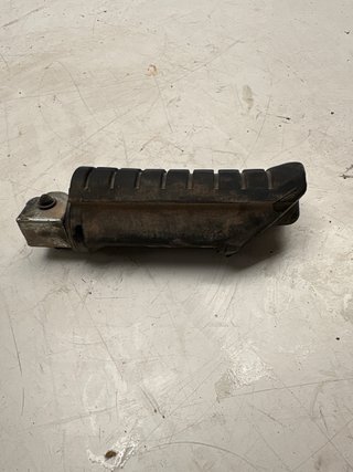 Estribera Izquierda Suzuki Marauder 250