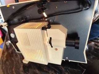 Proyector cine antiguo beige y plata