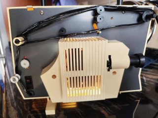Proyector cine antiguo beige y plata