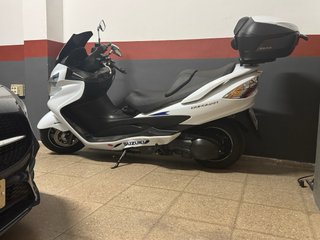 Suzuki Burgman 400 Blanca - 11.000 km
