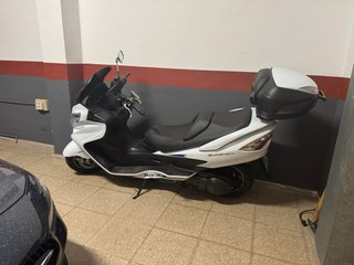 Suzuki Burgman 400 Blanca - 11.000 km