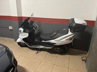 Suzuki Burgman 400 Blanca - 11.000 km