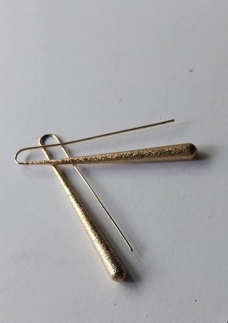 Pendientes dorados largos