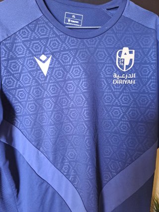 Camiseta Macron Diriyah Fútbol Talla XL