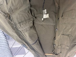 Cazadora militar Scalpers verde