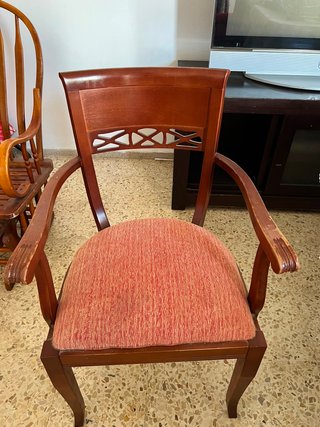 4 Sillas y 1 Sillón Comedor Madera