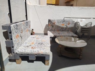 Sofás de palets y mesa de exterior