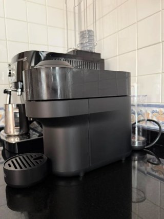 Cafetera Nespresso Vertuo Pop + Aeroccino