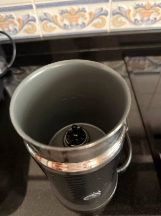 Cafetera Nespresso Vertuo Pop + Aeroccino
