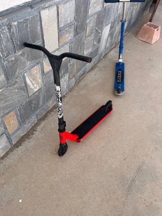 Patinete Rojo y Azul
