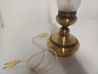 Lámpara de latón estilo quinqué vintage