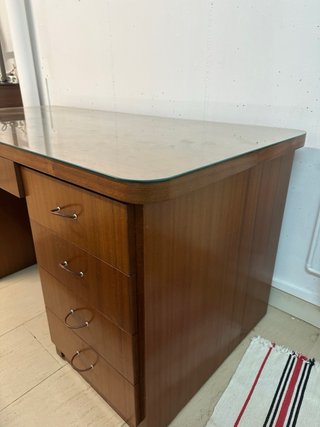Escritorio madera con tapa cristal
