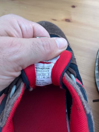 Zapatillas Diadora Marrones y Rojas
