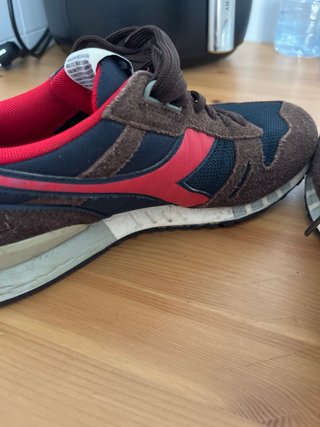 Zapatillas Diadora Marrones y Rojas