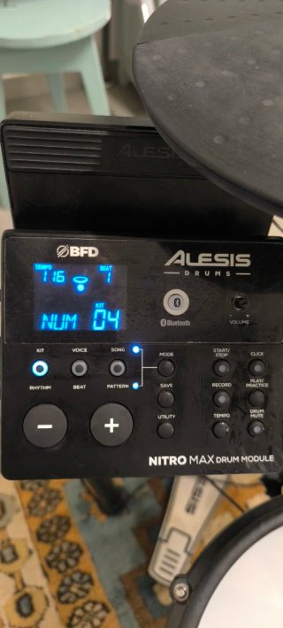 Batería Electrónica Alesis Nitro Max