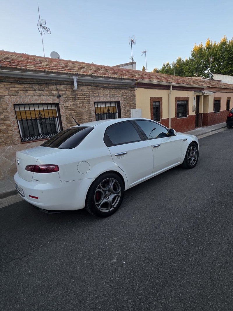 Alfa Romeo 159 2009 - foto 1