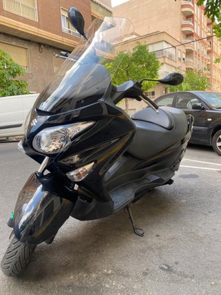 SUZUKI-BURGMAN 125