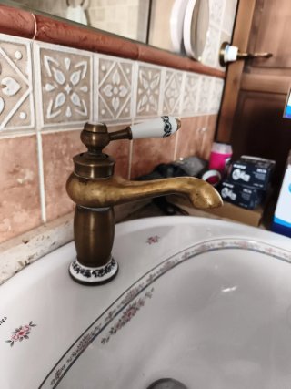 2 Grifos Lavabo y uno  ducha rústicos