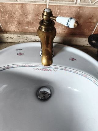 2 Grifos Lavabo y uno  ducha rústicos