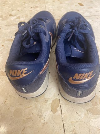 Tenis Nike Azul Marino y Rosa Palo