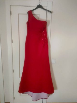 Vestido fiesta rojo asimétrico