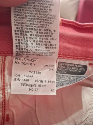 Vaqueros Levi's rosas