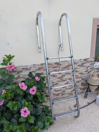 Escalera de piscina acero inoxidable. 5 peldaños.