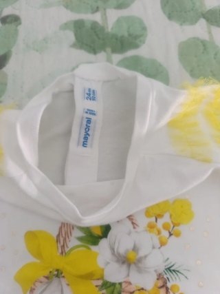 Conjunto falda tul y camiseta niña amarillo