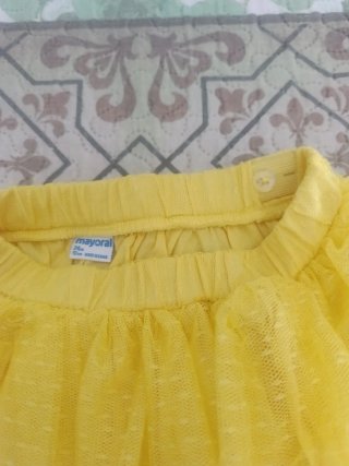 Conjunto falda tul y camiseta niña amarillo