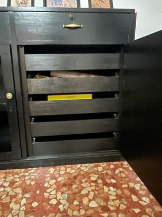 Mueble de salón negro