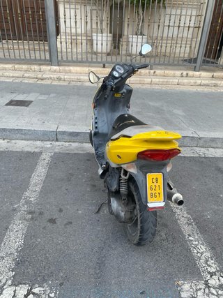 Peugeot Speedfight 2 Scooter Amarillo/Plata