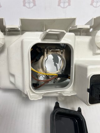 Faro Hella VW Polo 6N1 Derecho