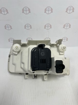 Faro Hella VW Polo 6N1 Derecho