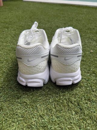 Zapatillas Nike Vomero 5 Blancas 43