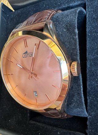 Reloj Lotus Dorado y Marrón