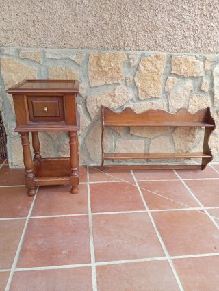 Mesita nogal y estantería madera