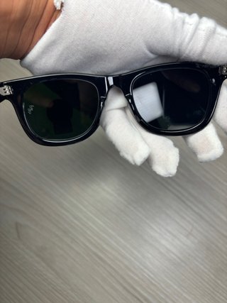 Gafas de sol negras