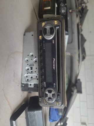 Radios de coche (varios modelos)