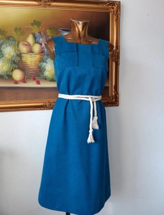 Vestido vintage azul con cinturón