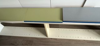 Estantería de madera multicolor
