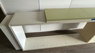 Estantería de madera multicolor